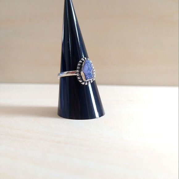 Tanzanite Solitaire Ring - Picture 1 of 11
